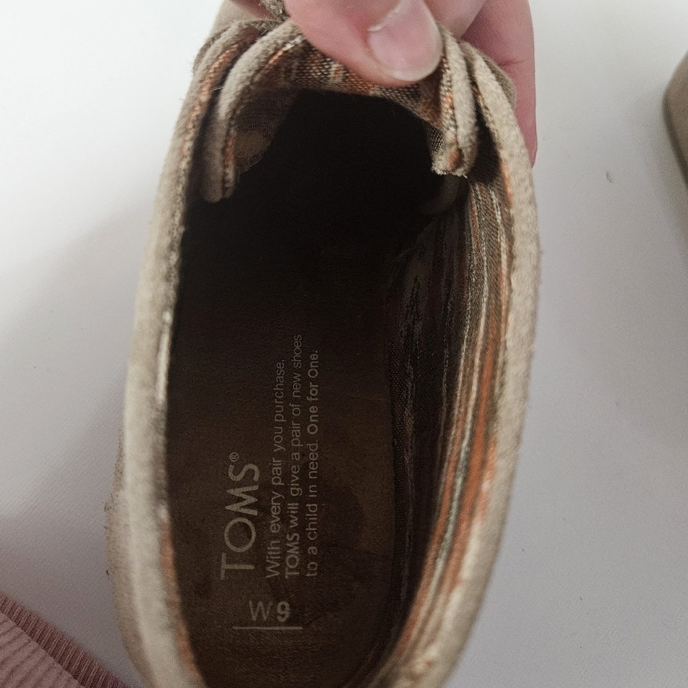 Toms Tan Wedge Ankle Boots! - Picture 6 of 7